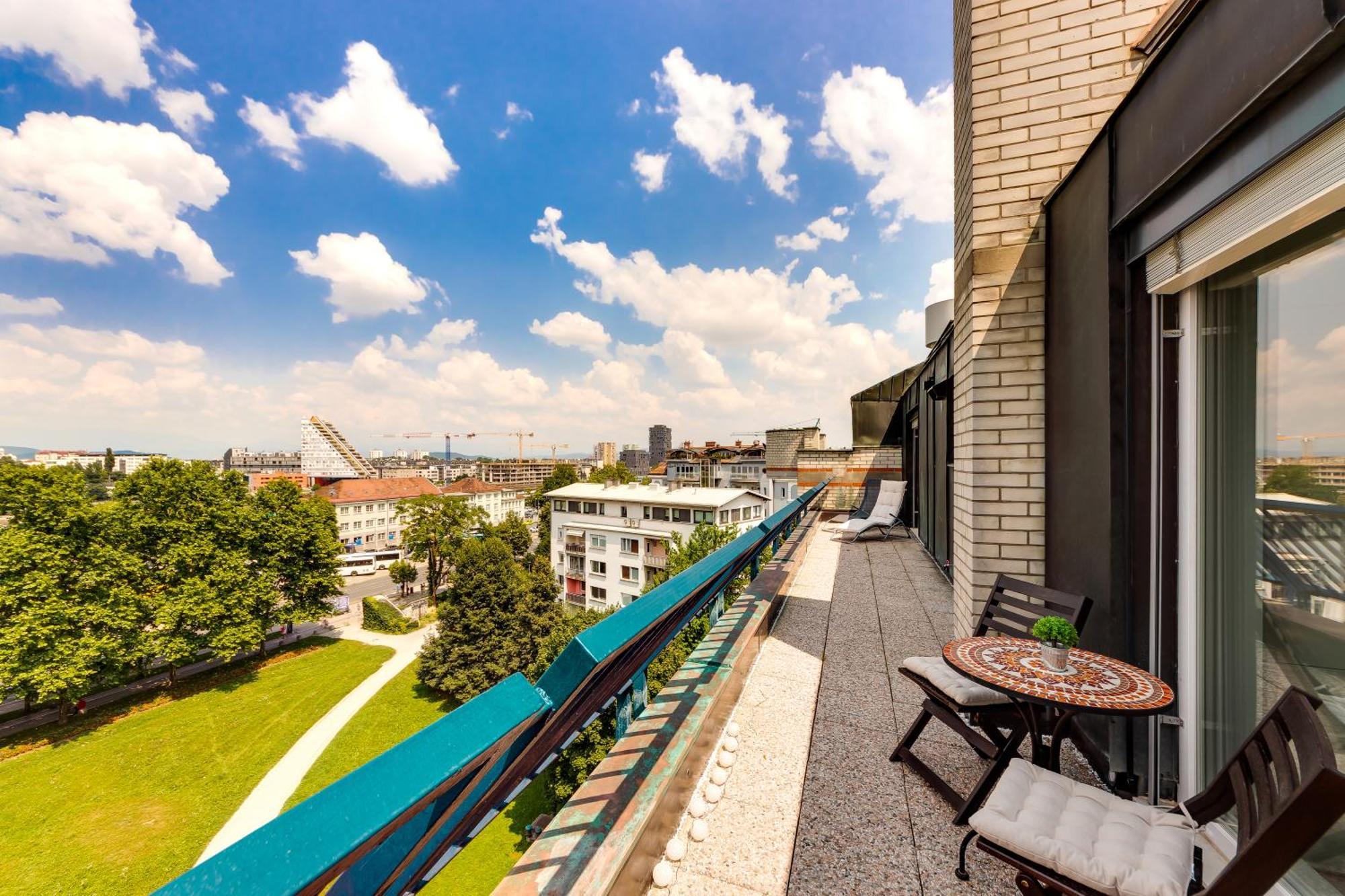 Luxe Penthouse With A Castle View Lubiana Esterno foto